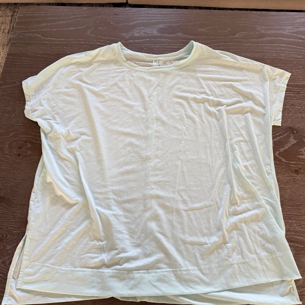 NWOT Womens All in Motion mint green short sleeve short sleeve shirt size XL